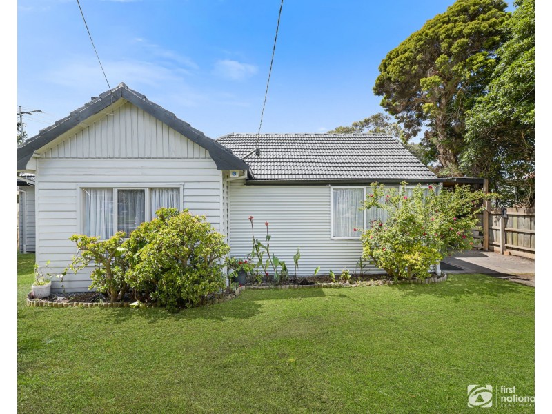 32 Codrington Street, Cranbourne VIC 3977