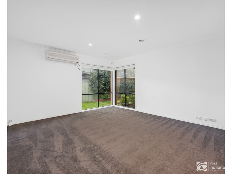 No.14 Thistlewood Place, Cranbourne East VIC 3977