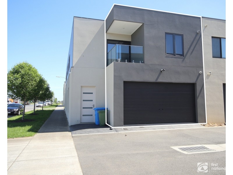 11 Powell Way, Cranbourne West VIC 3977