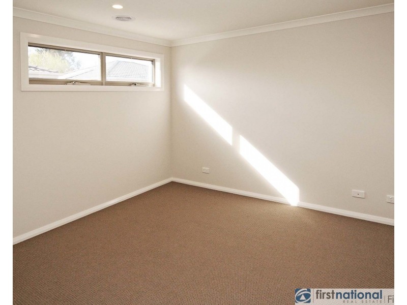 5/6-8 Walter Street, Cranbourne VIC 3977