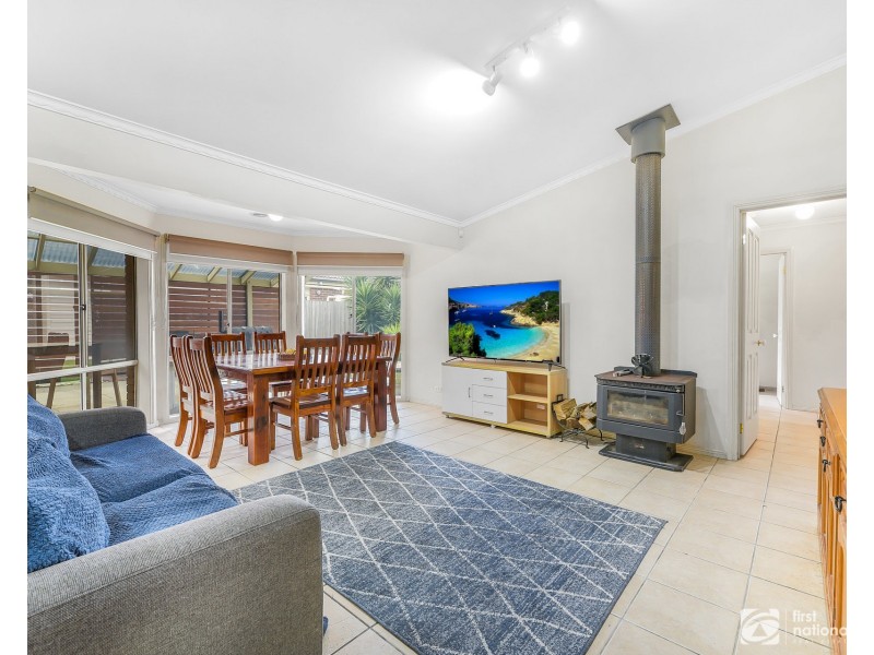 2 Mulga Place, Carrum Downs VIC 3201
