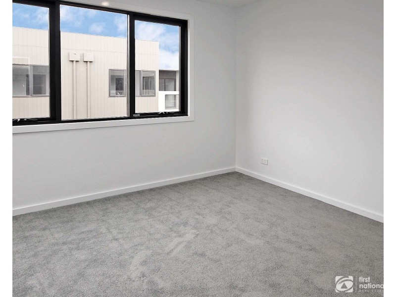 20 Coral Pea Way, Cranbourne West VIC 3977