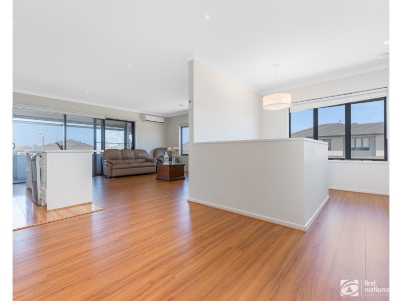2 Timble Way, Clyde North VIC 3978