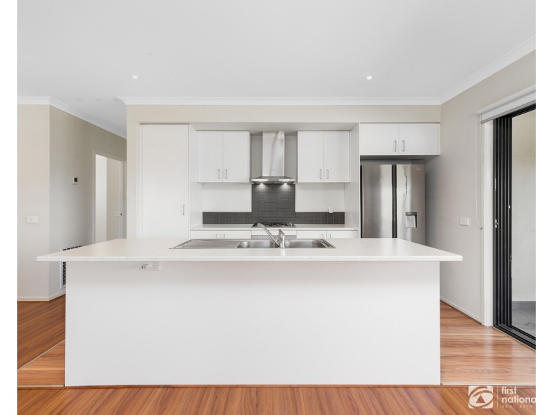2 Timble Way, Clyde North VIC 3978
