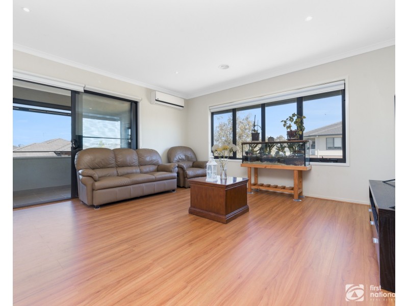 2 Timble Way, Clyde North VIC 3978