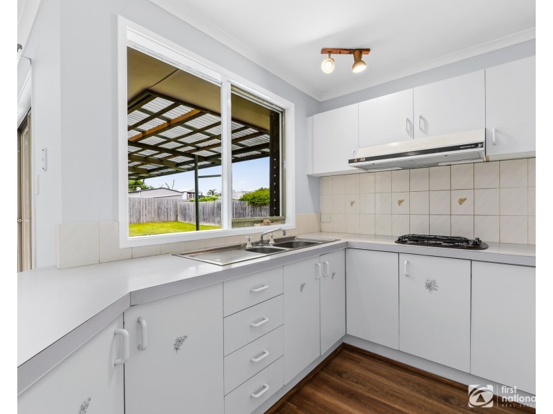 16 Maltravers Crescent, Cranbourne North VIC 3977