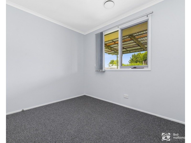 16 Maltravers Crescent, Cranbourne North VIC 3977