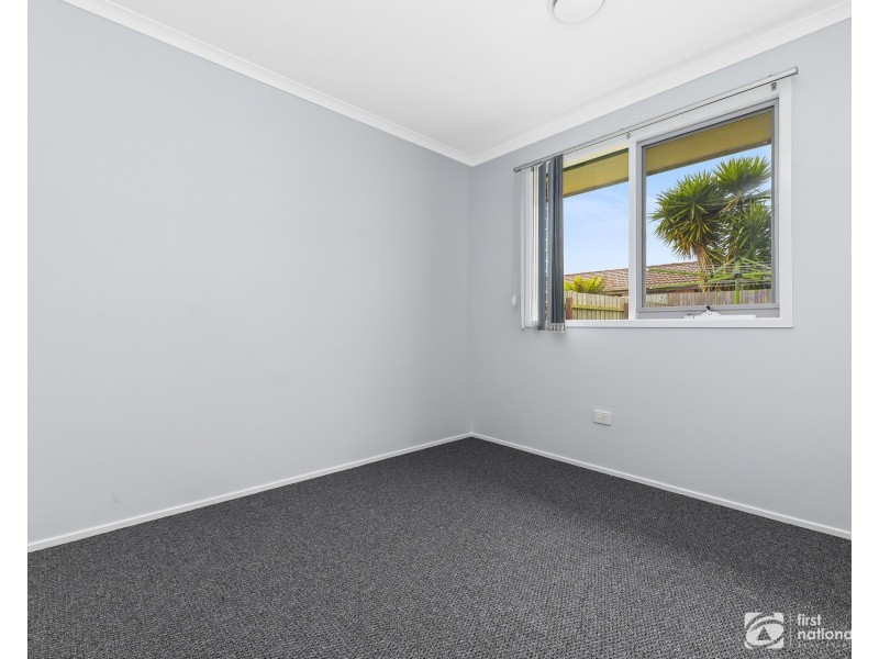 16 Maltravers Crescent, Cranbourne North VIC 3977