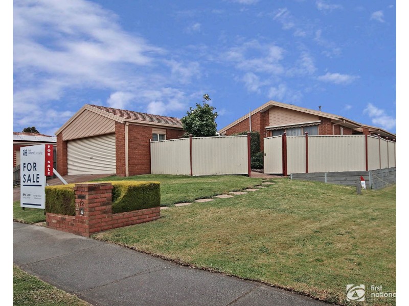 12 Hamilton Drive, Cranbourne North VIC 3977