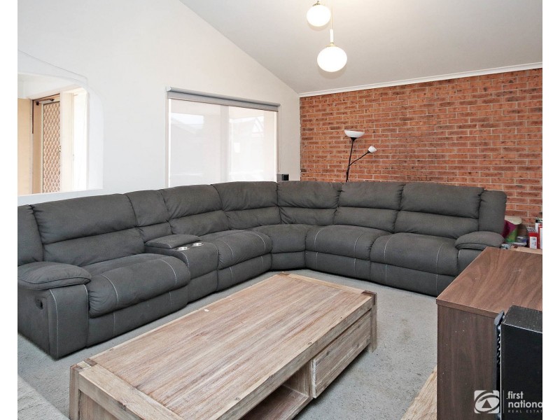 12 Hamilton Drive, Cranbourne North VIC 3977