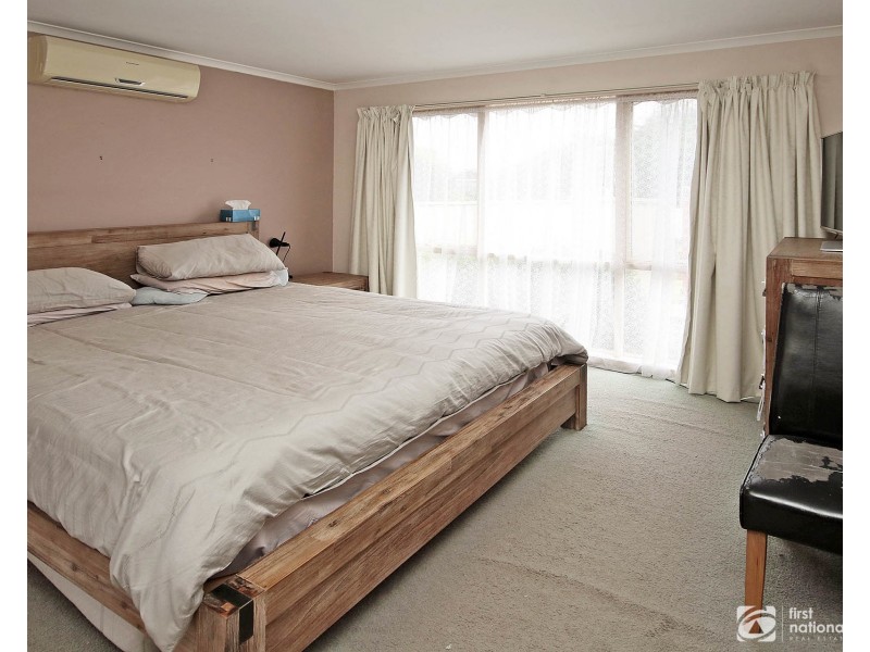 12 Hamilton Drive, Cranbourne North VIC 3977