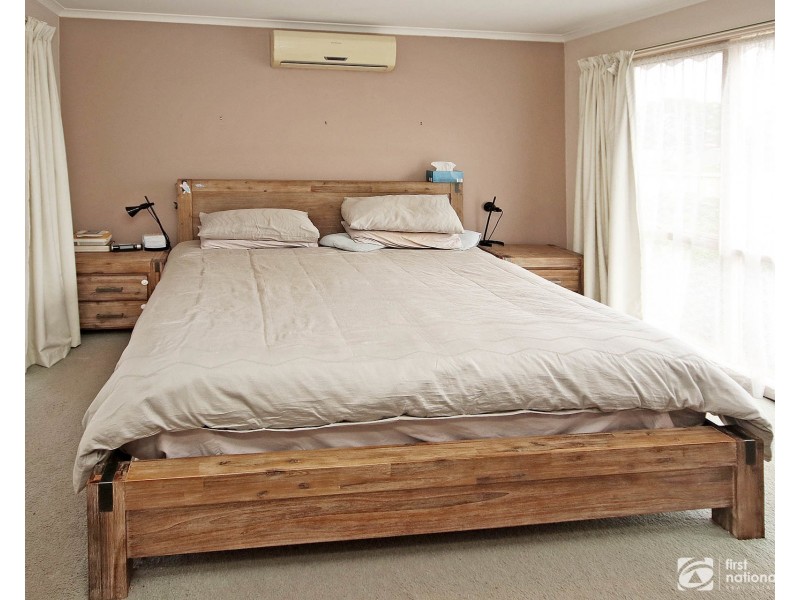 12 Hamilton Drive, Cranbourne North VIC 3977