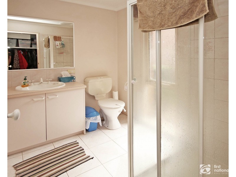 12 Hamilton Drive, Cranbourne North VIC 3977