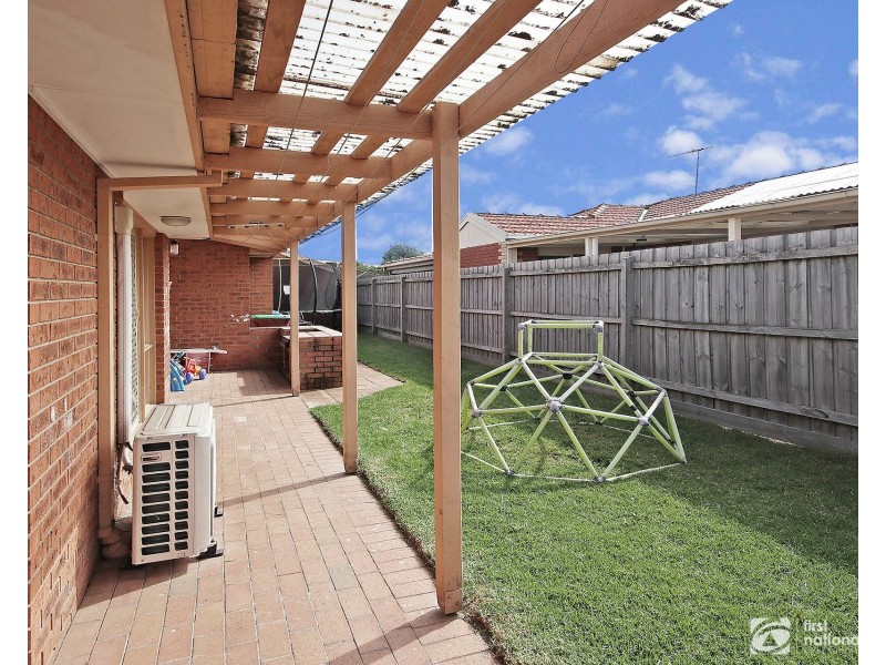 12 Hamilton Drive, Cranbourne North VIC 3977