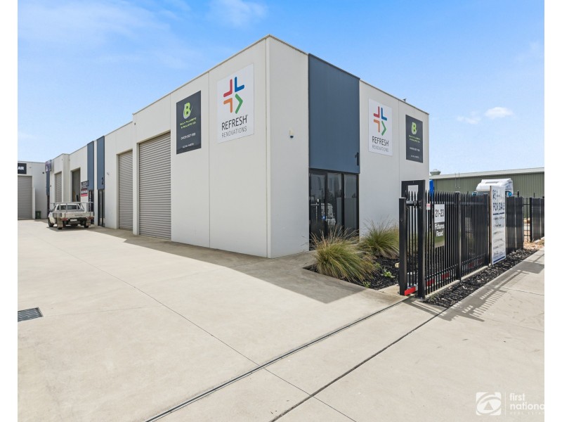 2/21-23 Futures Road, Cranbourne West VIC 3977