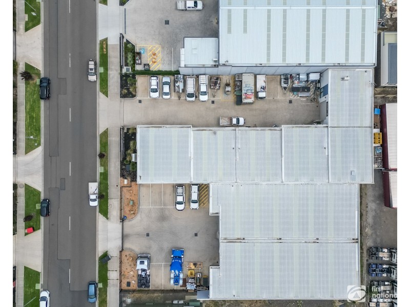 2/21-23 Futures Road, Cranbourne West VIC 3977