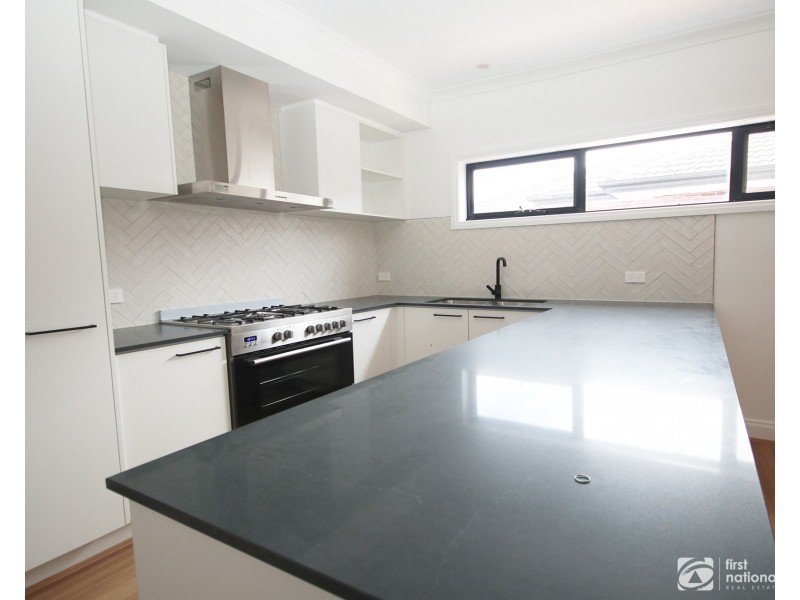 1/13 Lurline Street, Cranbourne VIC 3977