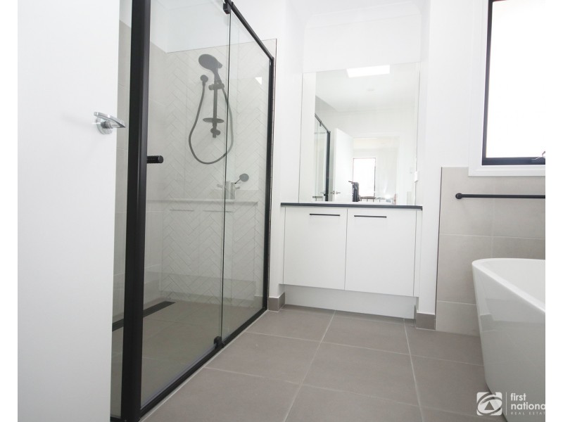 1/13 Lurline Street, Cranbourne VIC 3977