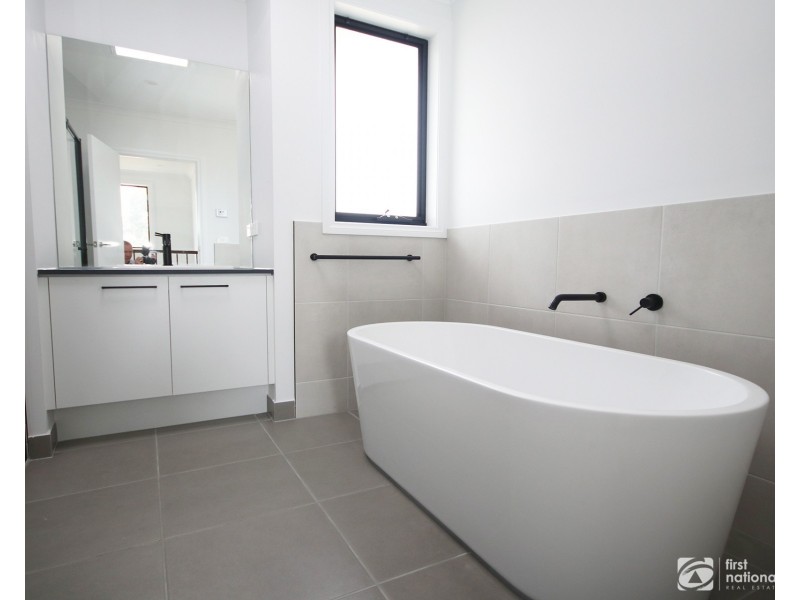 1/13 Lurline Street, Cranbourne VIC 3977