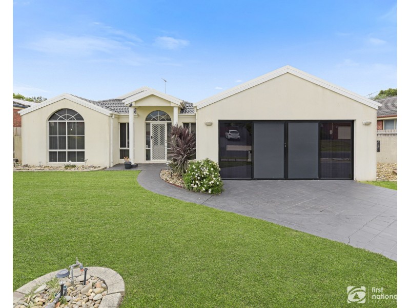 5 Lochgreen View, Cranbourne VIC 3977