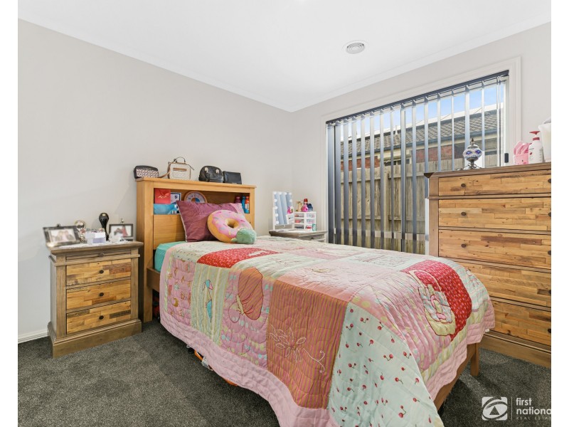 5 Lochgreen View, Cranbourne VIC 3977