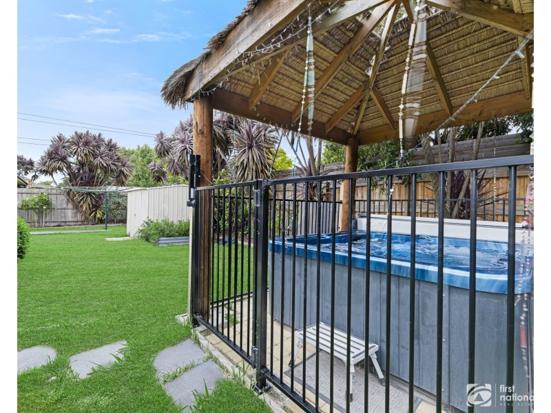 5 Lochgreen View, Cranbourne VIC 3977