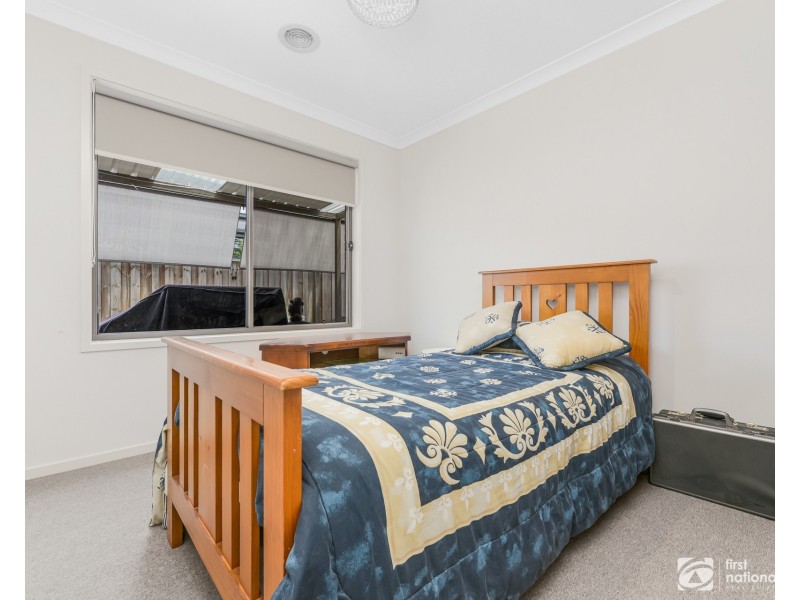 8 Palacio Terrace, Clyde North VIC 3978