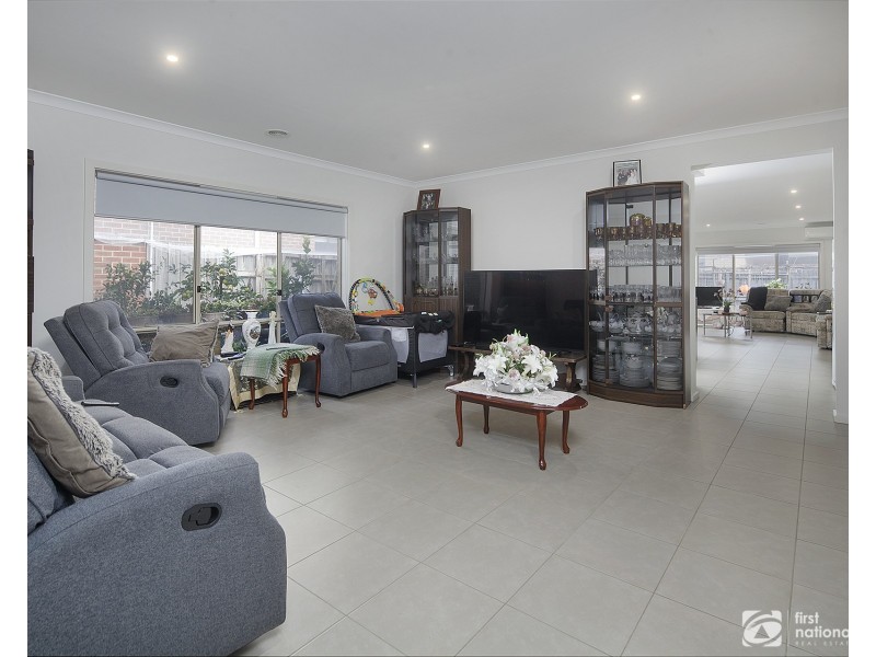 14 Fiorelli Boulevard, Cranbourne East VIC 3977