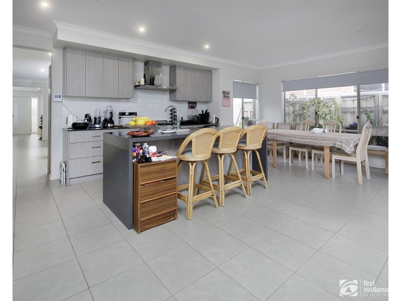 14 Fiorelli Boulevard, Cranbourne East VIC 3977