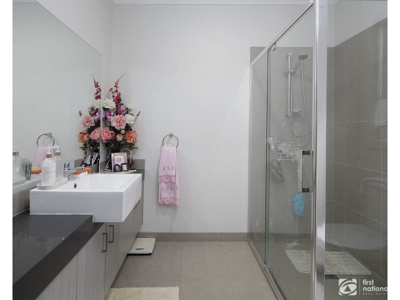 14 Fiorelli Boulevard, Cranbourne East VIC 3977