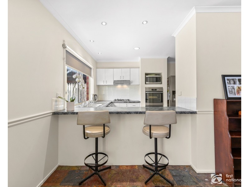 12 Comte Close, Cranbourne West VIC 3977