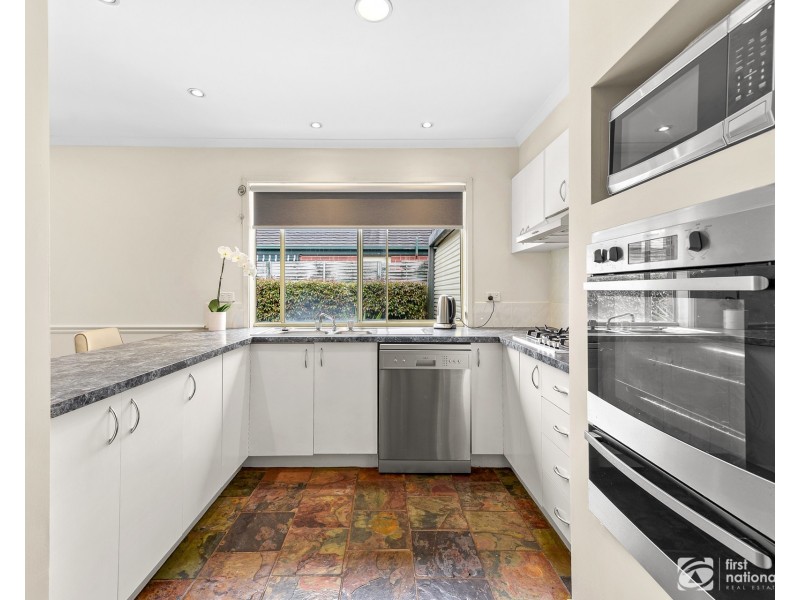 12 Comte Close, Cranbourne West VIC 3977