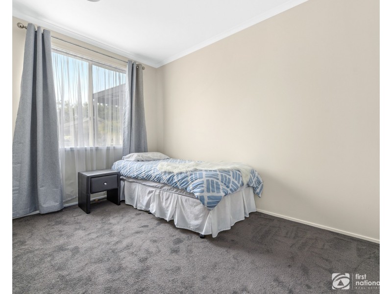 12 Comte Close, Cranbourne West VIC 3977