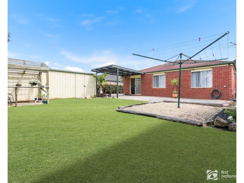 12 Comte Close, Cranbourne West VIC 3977