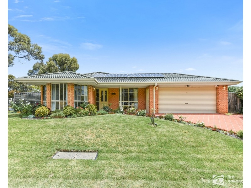 11 Gracehill Mews, Cranbourne VIC 3977