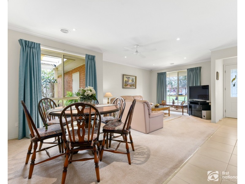 11 Gracehill Mews, Cranbourne VIC 3977