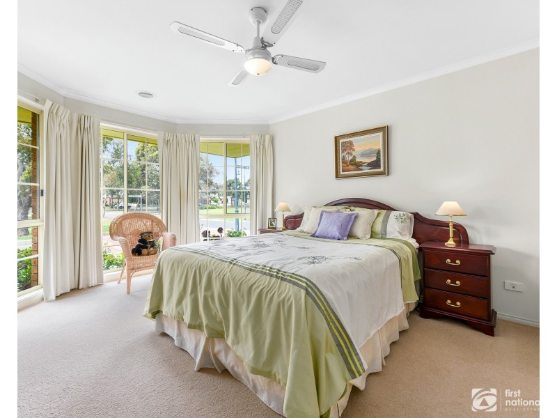 11 Gracehill Mews, Cranbourne VIC 3977