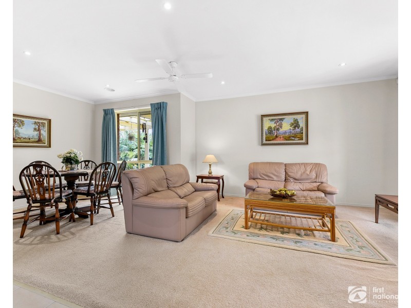 11 Gracehill Mews, Cranbourne VIC 3977