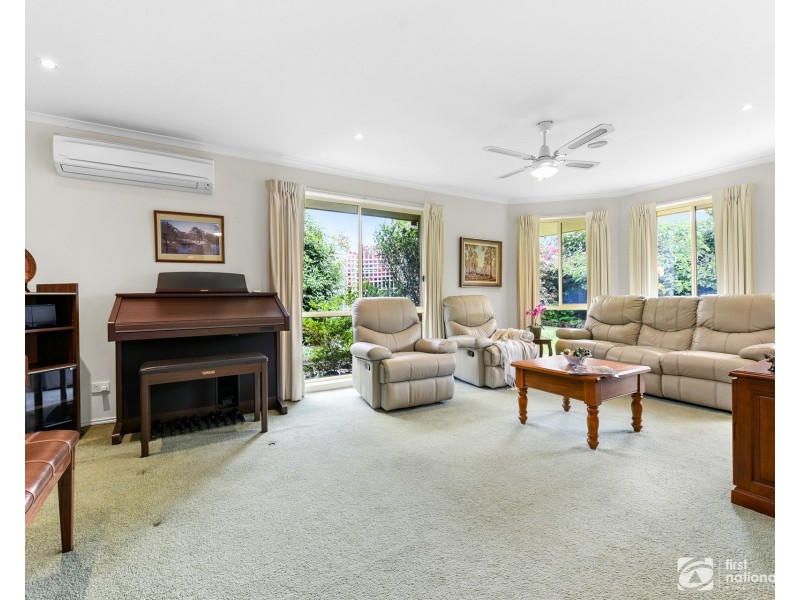 11 Gracehill Mews, Cranbourne VIC 3977