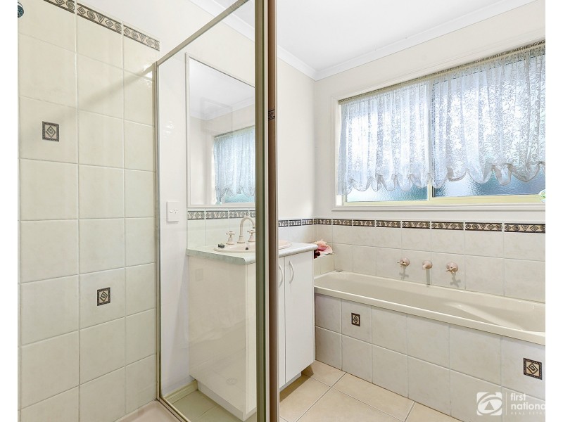 11 Gracehill Mews, Cranbourne VIC 3977