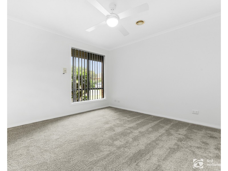 8 Stone Court, Cranbourne North VIC 3977