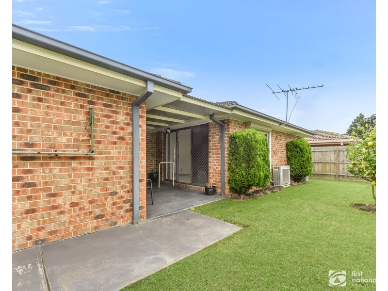 8 Stone Court, Cranbourne North VIC 3977