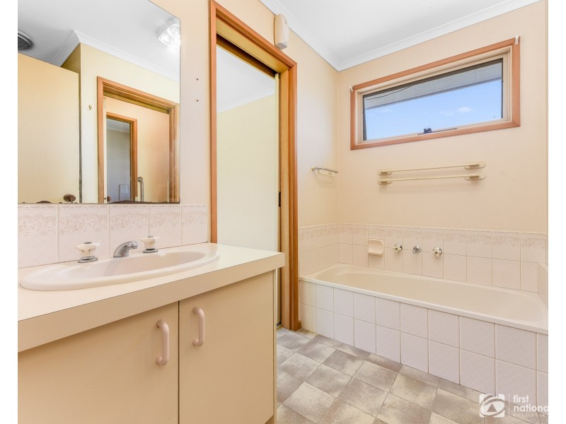 21 Terrance Drive, Cranbourne North VIC 3977