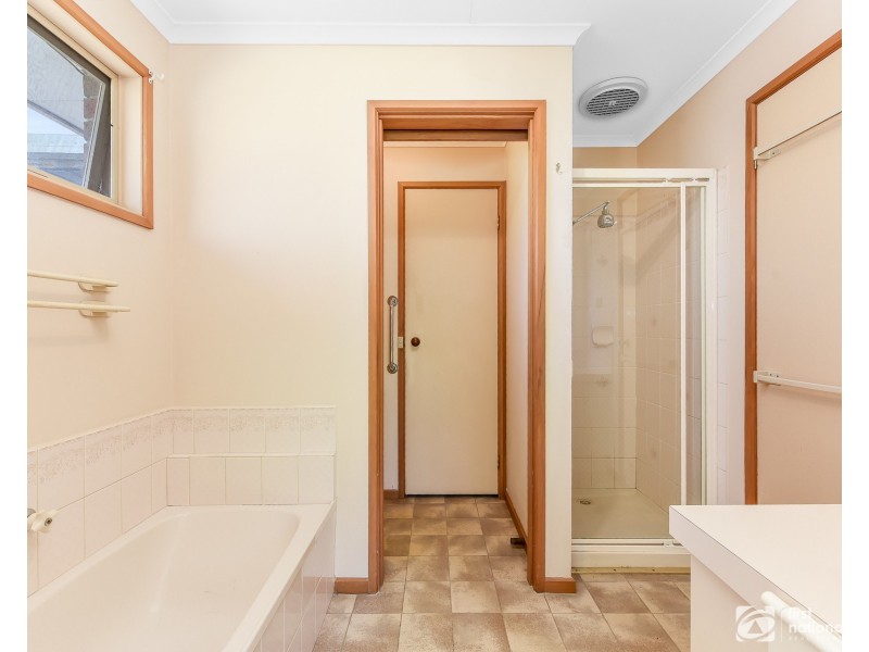 21 Terrance Drive, Cranbourne North VIC 3977