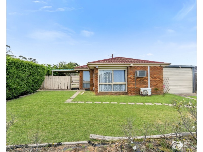 21 Terrance Drive, Cranbourne North VIC 3977