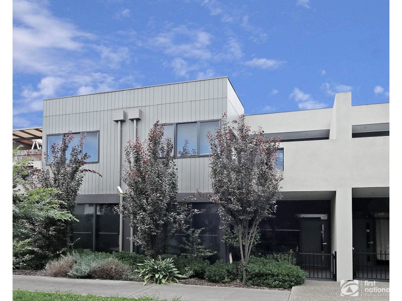 18 Coral-Pea Way, Cranbourne West VIC 3977