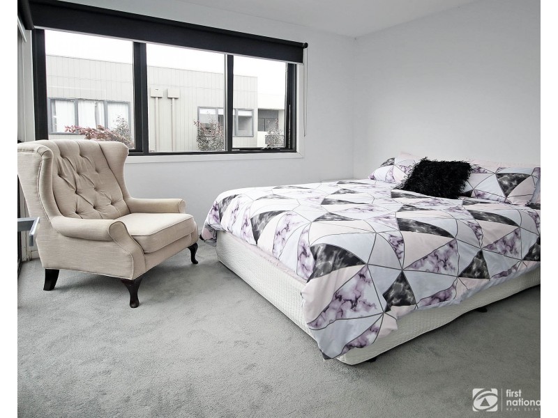 18 Coral-Pea Way, Cranbourne West VIC 3977