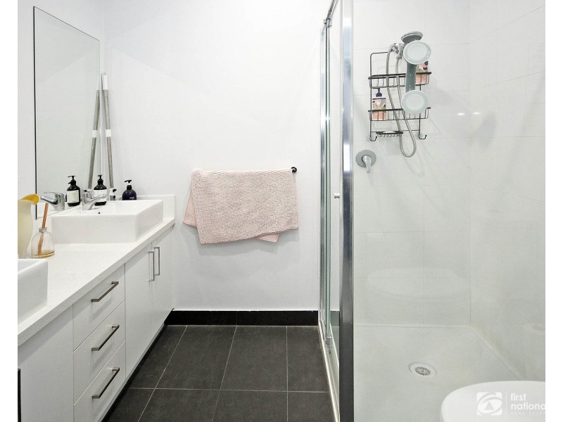 18 Coral-Pea Way, Cranbourne West VIC 3977