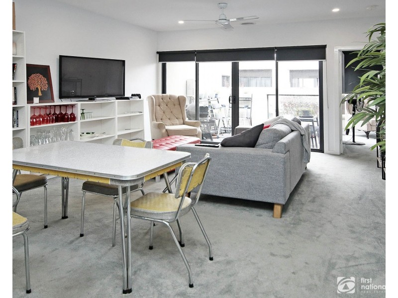 18 Coral-Pea Way, Cranbourne West VIC 3977