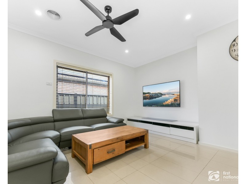 32 Ventasso Street, Clyde North VIC 3978